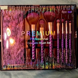 Women’s eight piece brush sets